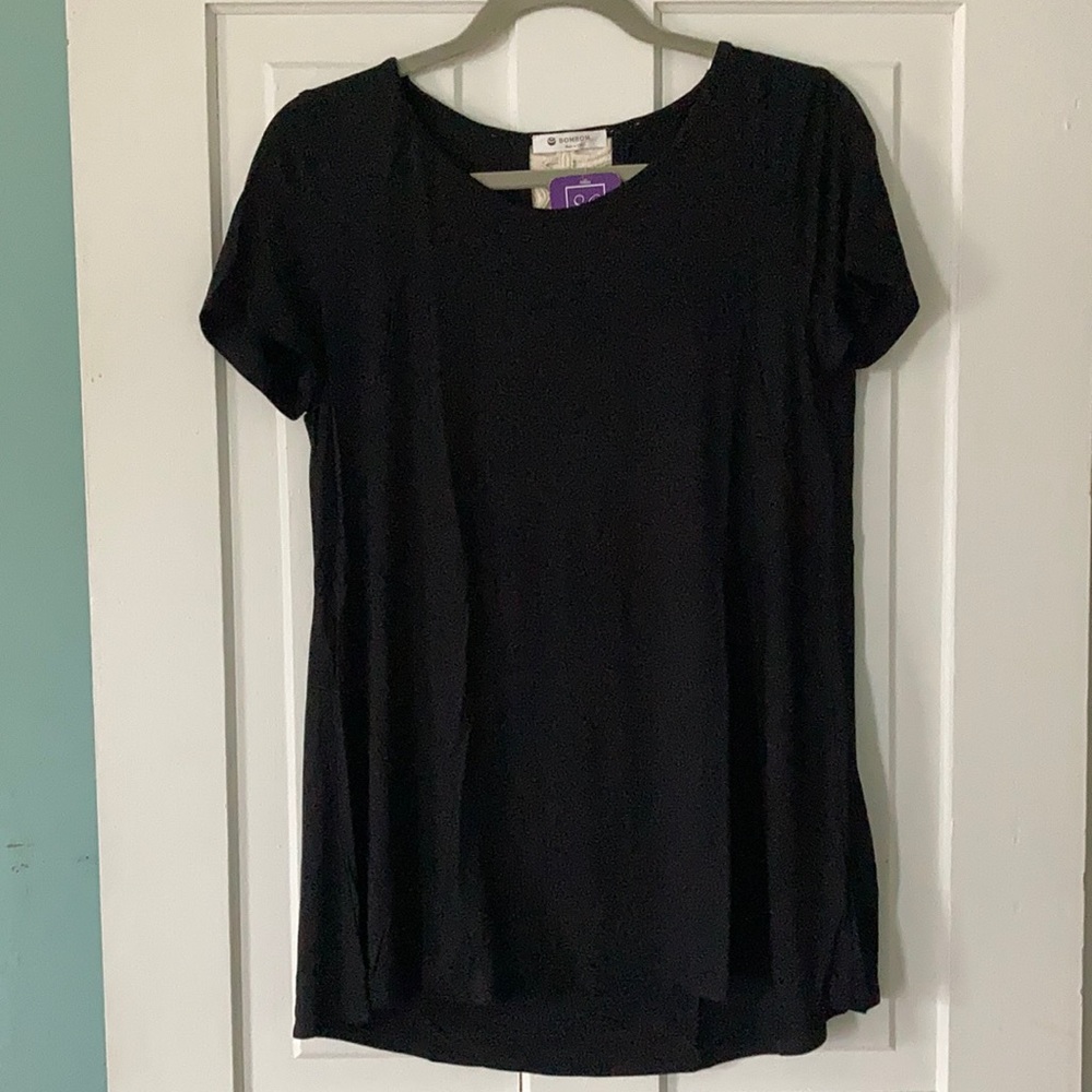 —Medium Black Top with Cream Design